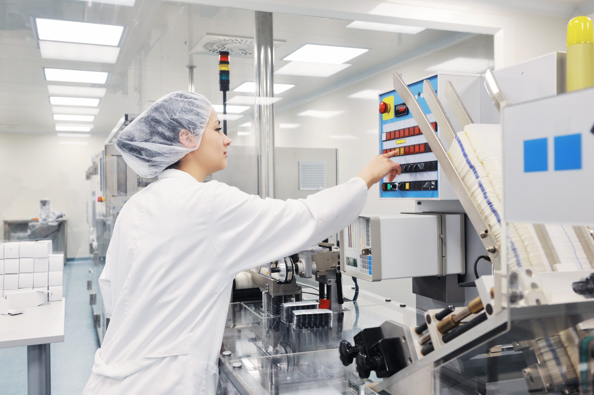 Healthcare and pharma industry solutions for traceable and compliant operations