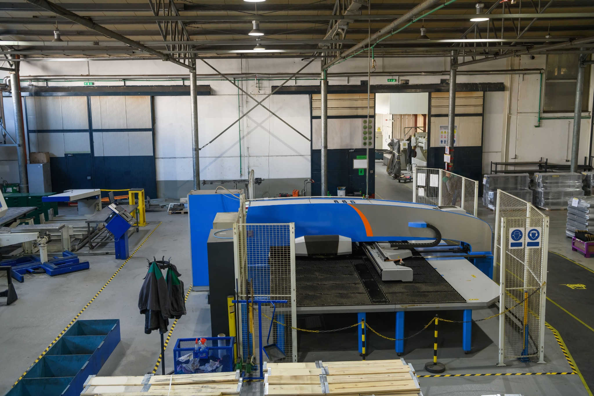 Machine planning and production scheduling